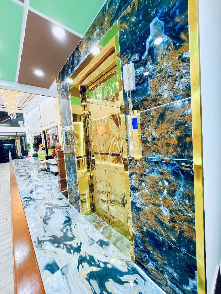 Toà căn hộ dịch vụ, hầm 20 xe máy, dài 30m, nở hậu 6m,thang máy, 25.x tỷ